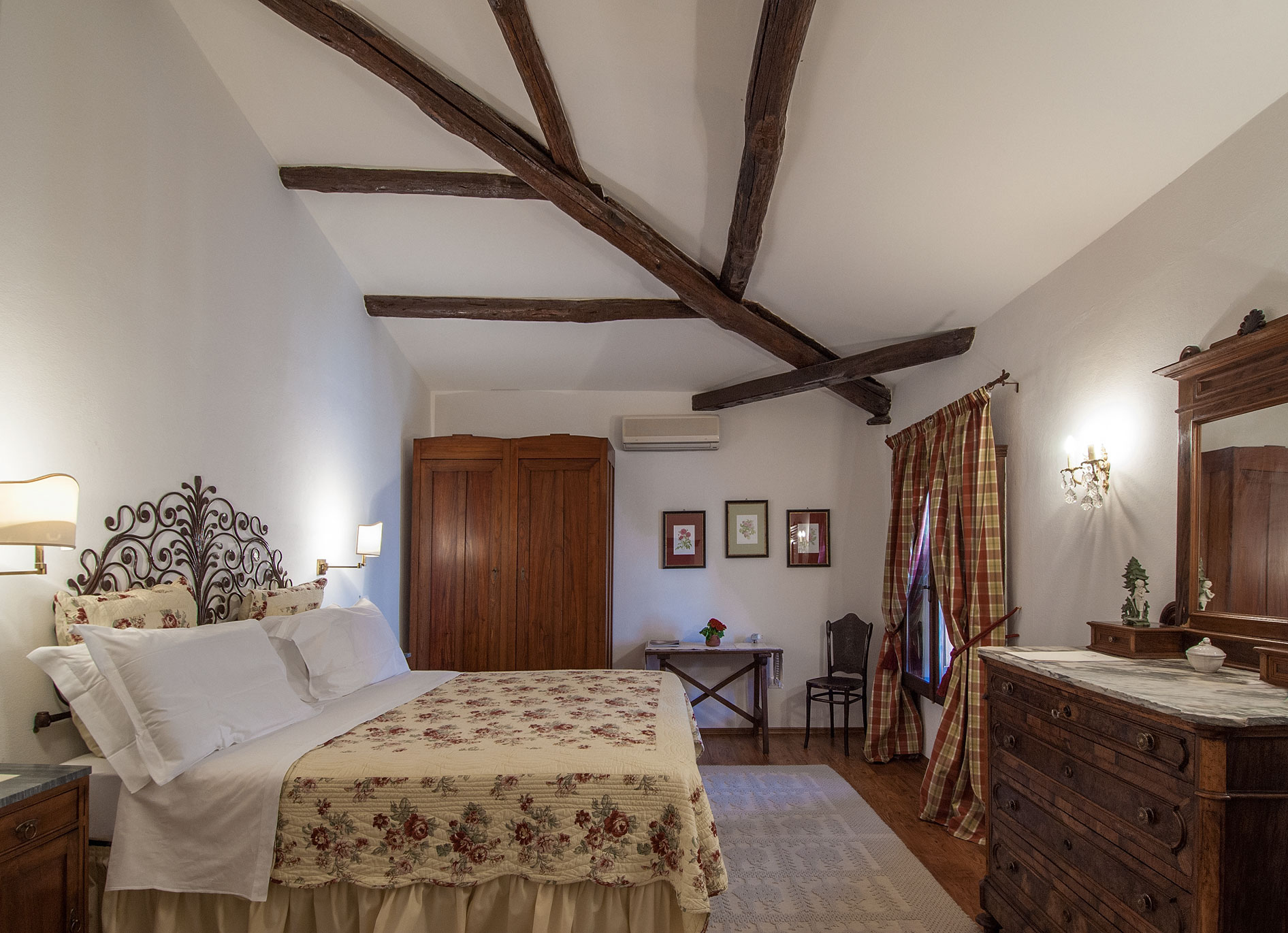 hotellucrezia_rosmarino-bedroom_DSC_4132